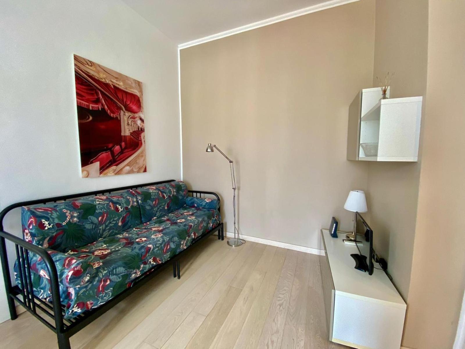 Piazzale Susa Bright Flat Con Veranda Milán Exterior foto