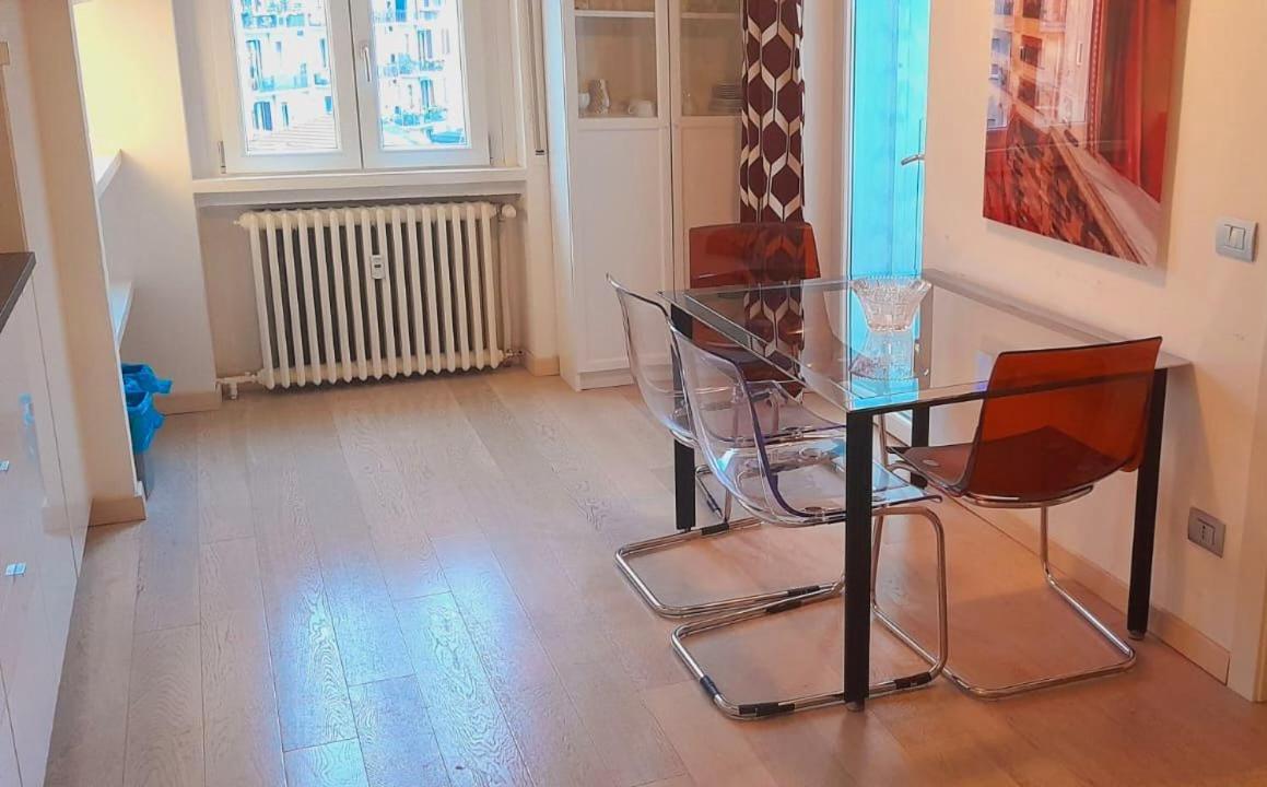 Piazzale Susa Bright Flat Con Veranda Milán Exterior foto